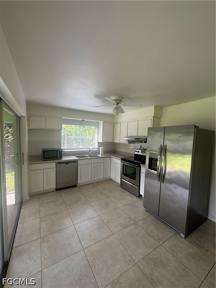 Property Photo: 5365 Delano Court FL 33904