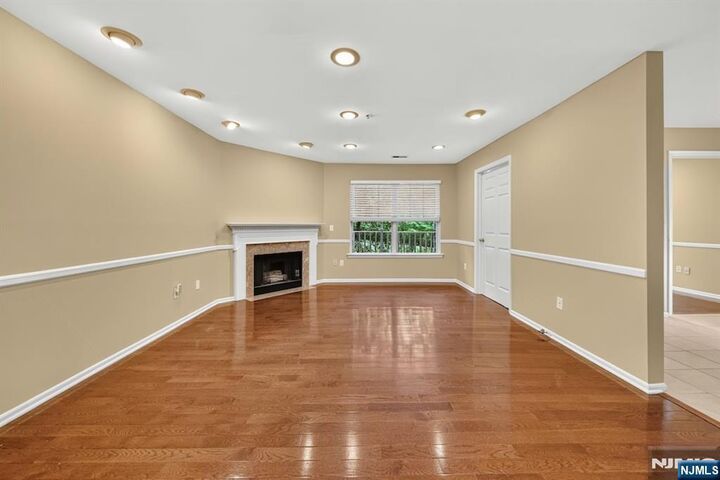 Property Photo:  4 Springholm Drive  NJ 07922 