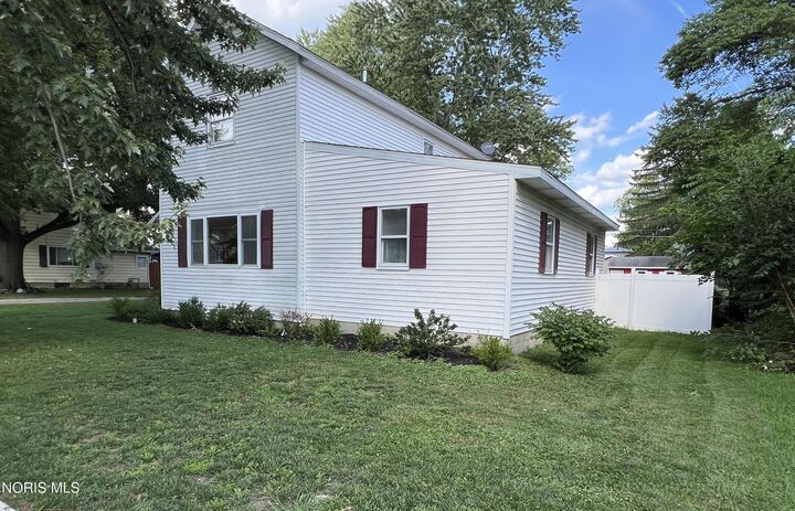 Property Photo: 217 S 2nd Street OH 45872