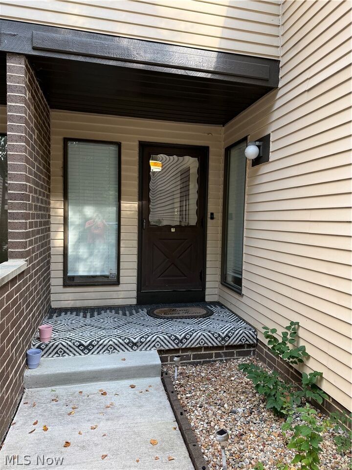 Property Photo:  569 Bartow Lane  OH 44143 