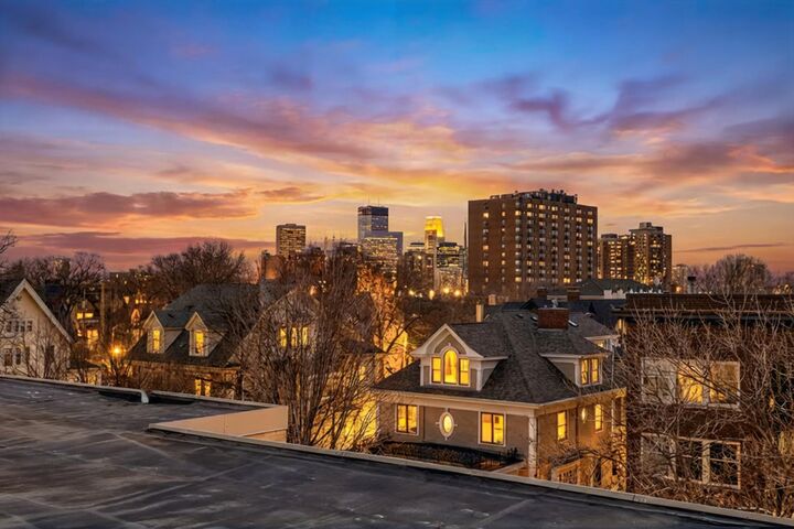 Property Photo: 1912 Dupont Avenue S 405 MN 55403