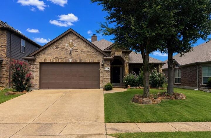 Property Photo: 9524 Brittlebrush Trail TX 76177