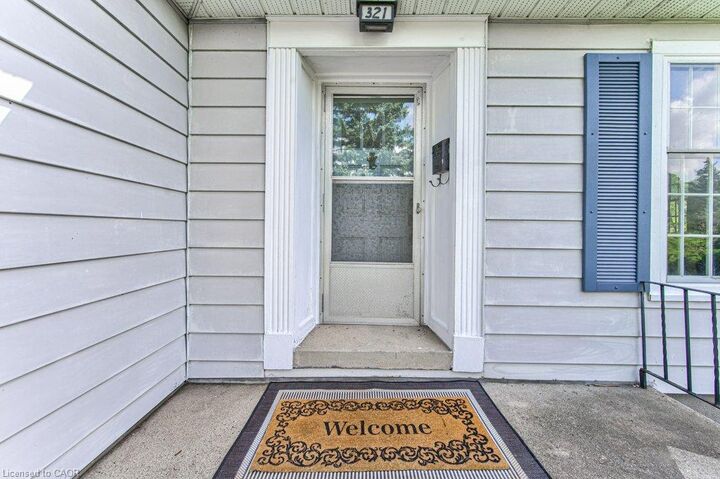 Property Photo: 321 Highland Park ON N3H 3H8