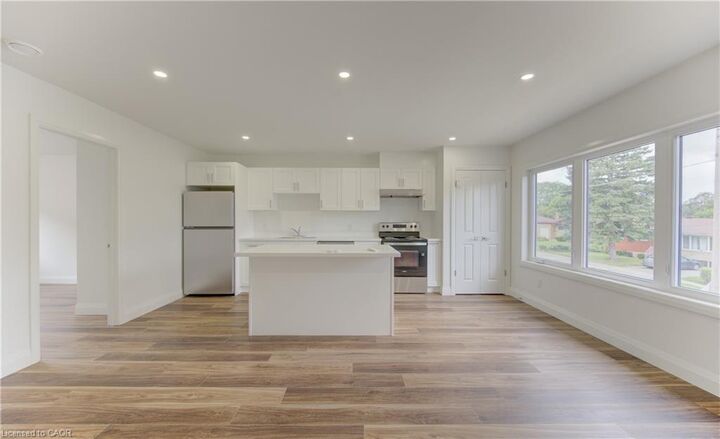 Property Photo:  93 Kinzie Avenue A  ON N2A 1S5 
