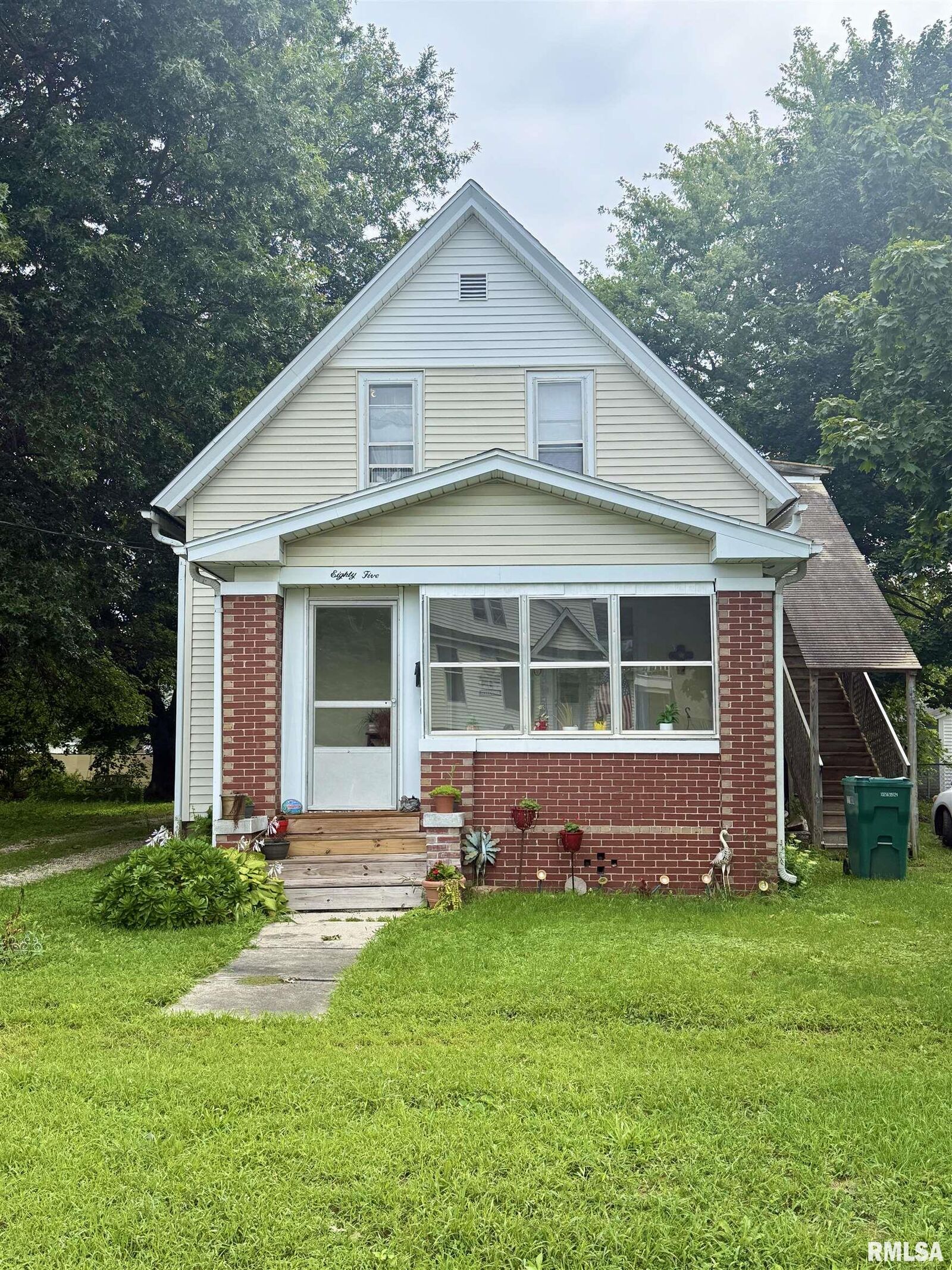 Property Photo: 85 Lake Street IL 61401