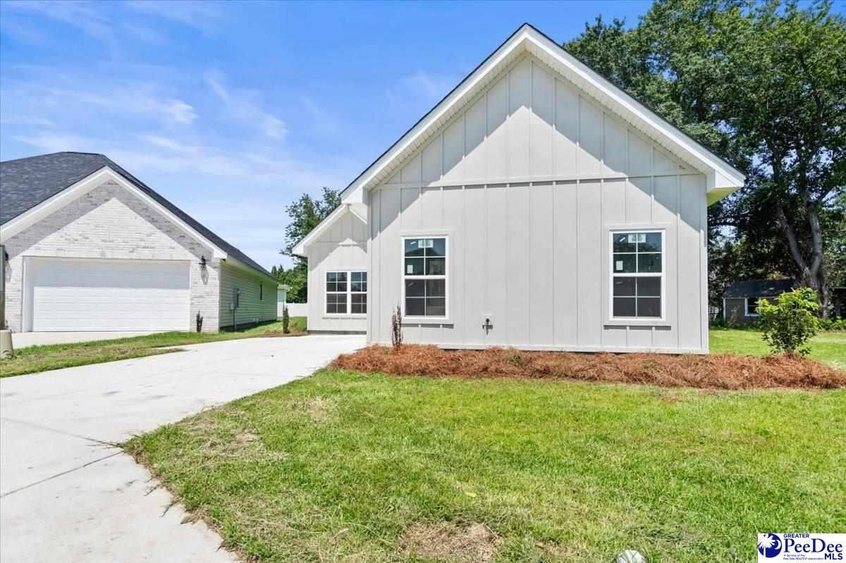 Property Photo:  2204 New Forrest Court  SC 29501 