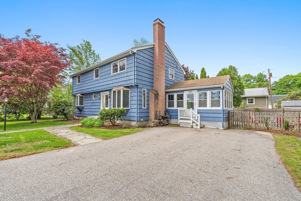 Property Photo:  6 Hovey Ave  MA 01760 