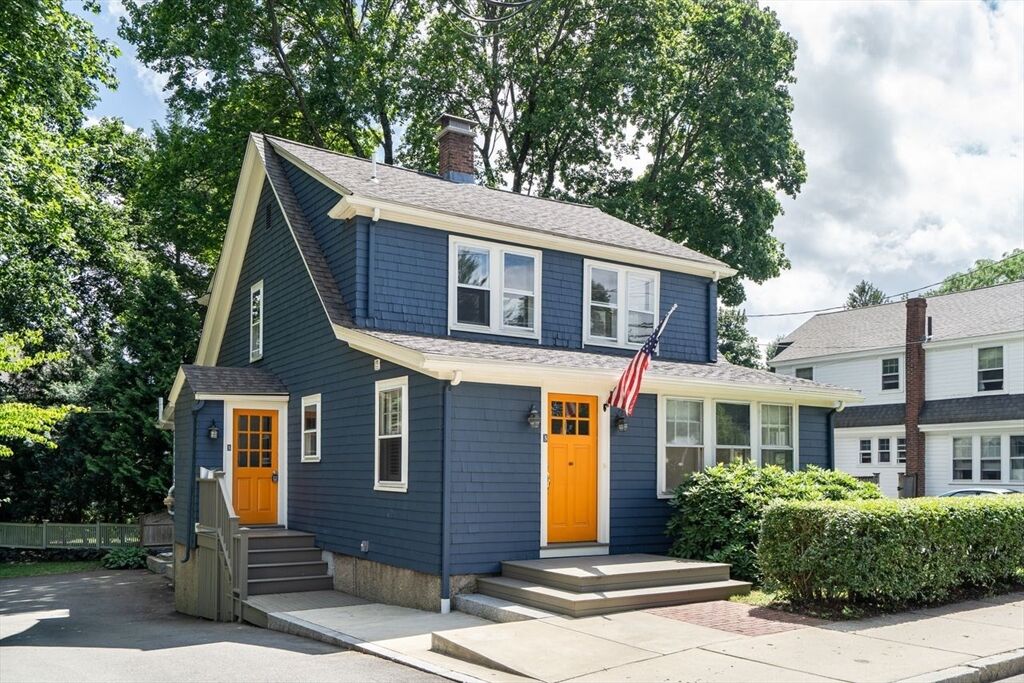Property Photo:  5 Maple St  MA 02420 