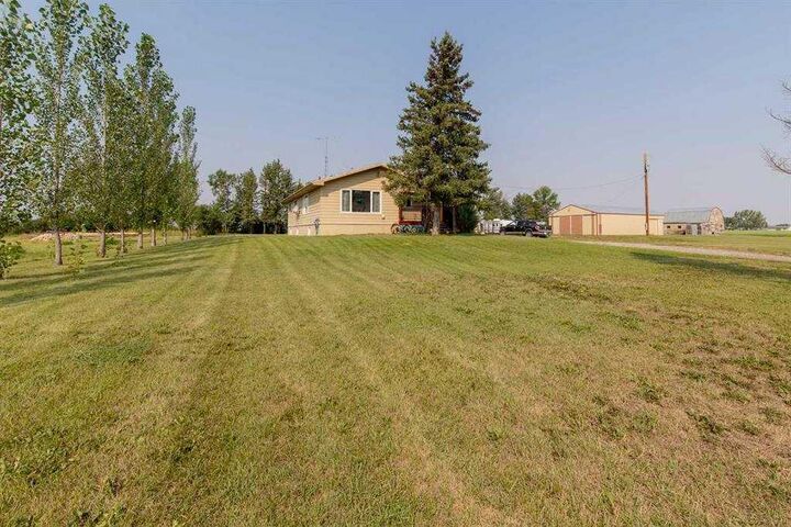 Property Photo: 50042 RR 270A AB T0K 2R0
