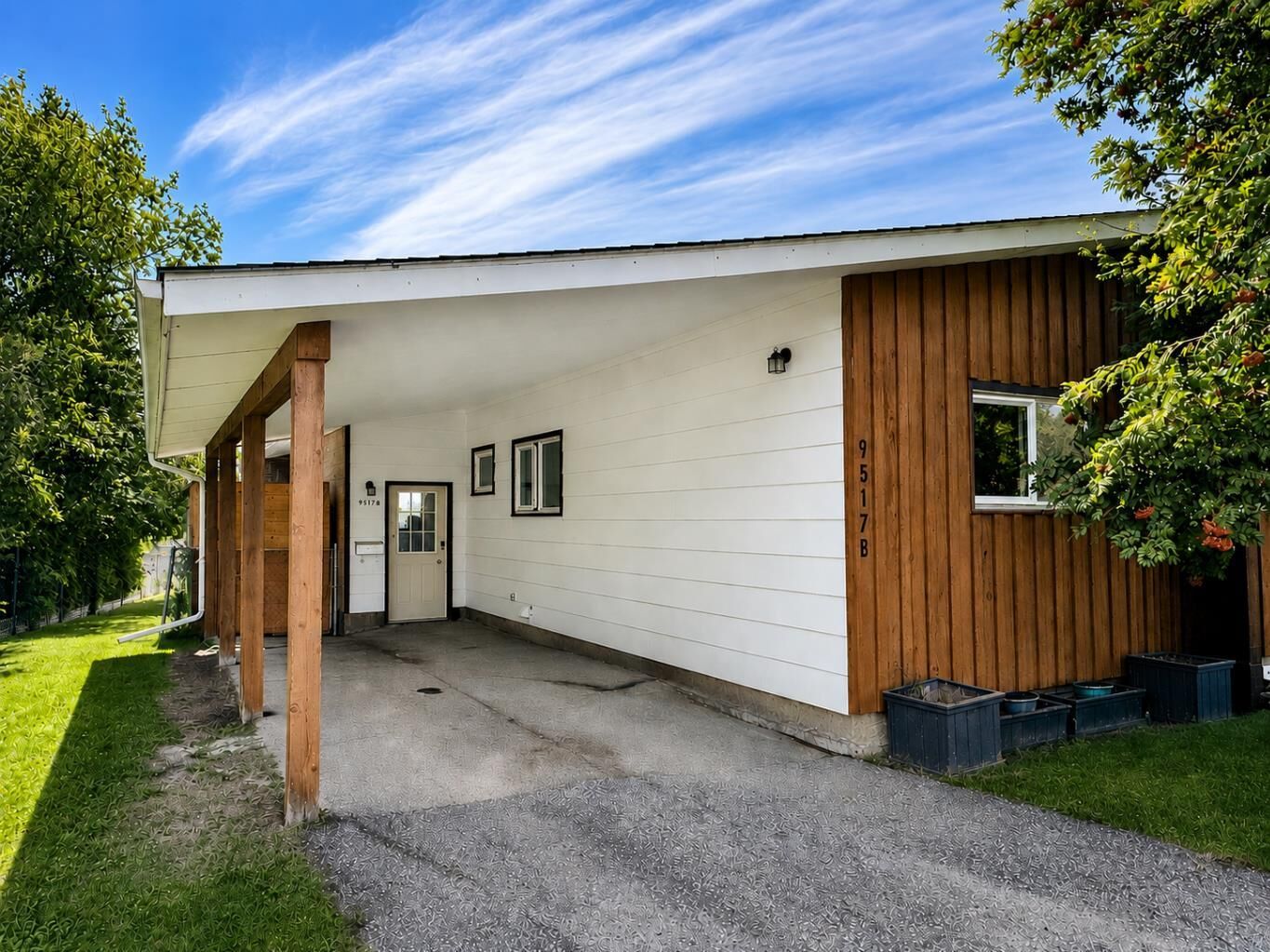 Property Photo:  9517 98 Avenue B  AB T8V 0N8 