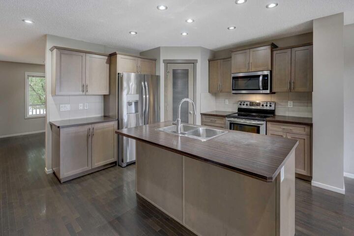 Property Photo: 36 Copperstone Court SE AB T2Z 0J4
