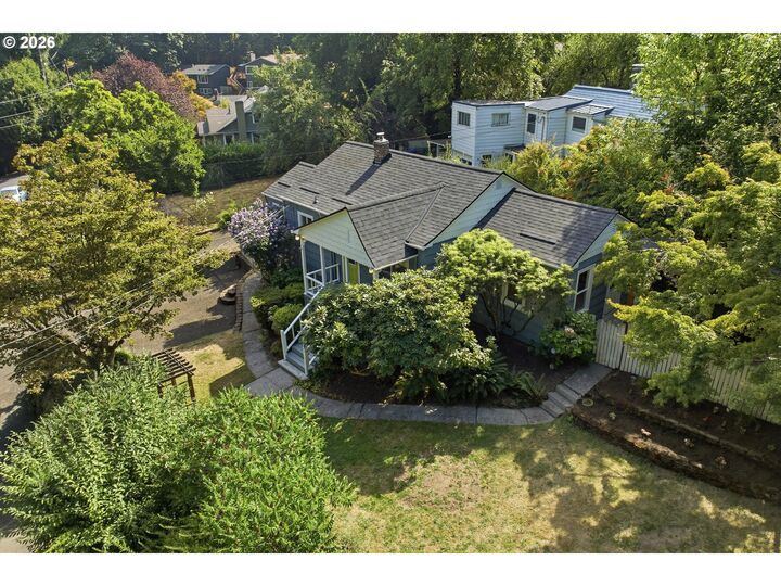 Property Photo:  3918 SW Cullen Blvd  OR 97221 