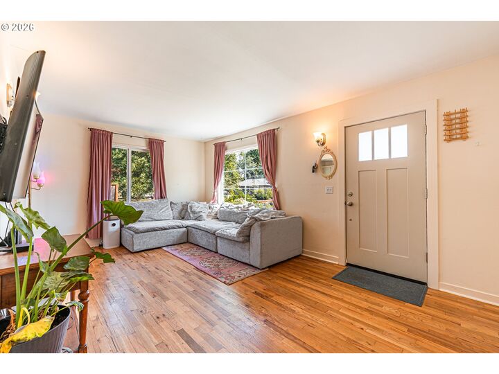 Property Photo: 1540 Wilson St OR 97402