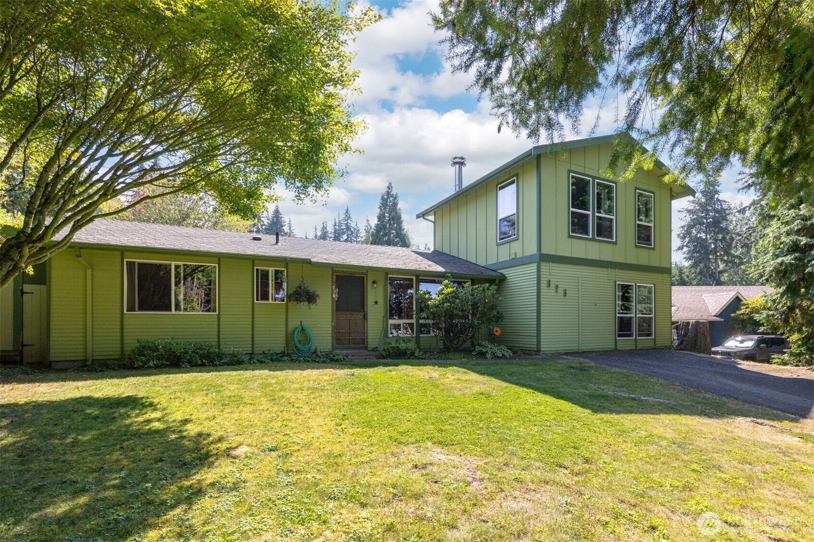 Property Photo:  875  St Andrews Way  WA 98229 