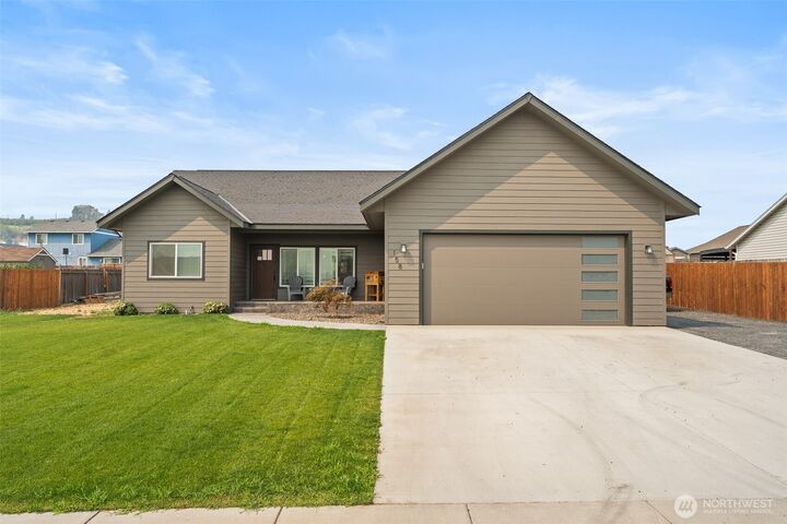 Property Photo: 158 Saratoga Ln WA 98828