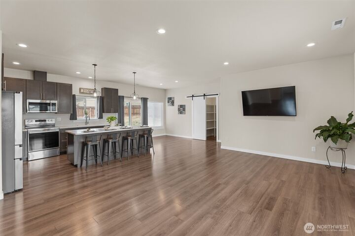 Property Photo:  158  Saratoga Ln  WA 98828 