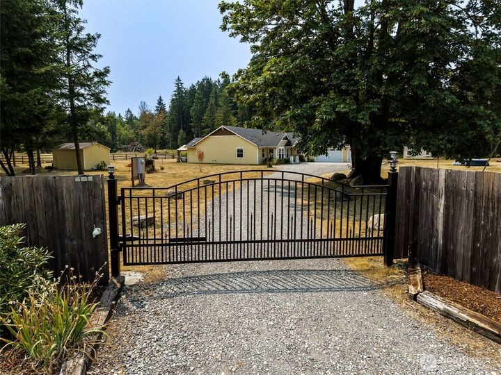 Property Photo:  15425  Smith Prairie Road SE  WA 98597 