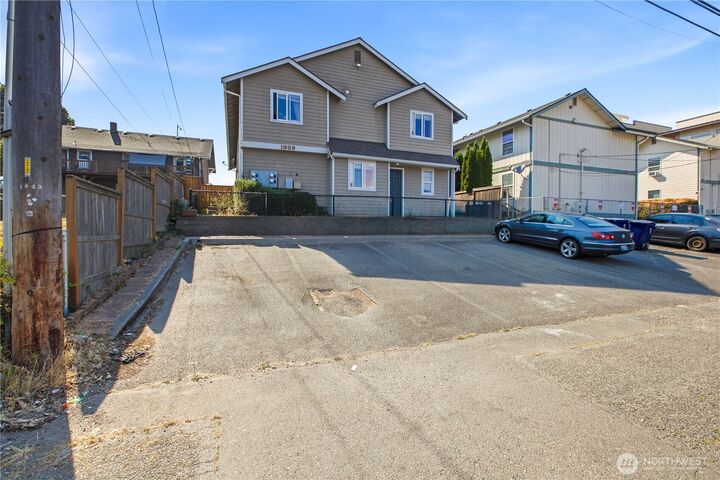 Property Photo:  1939  I Street B  WA 98405 