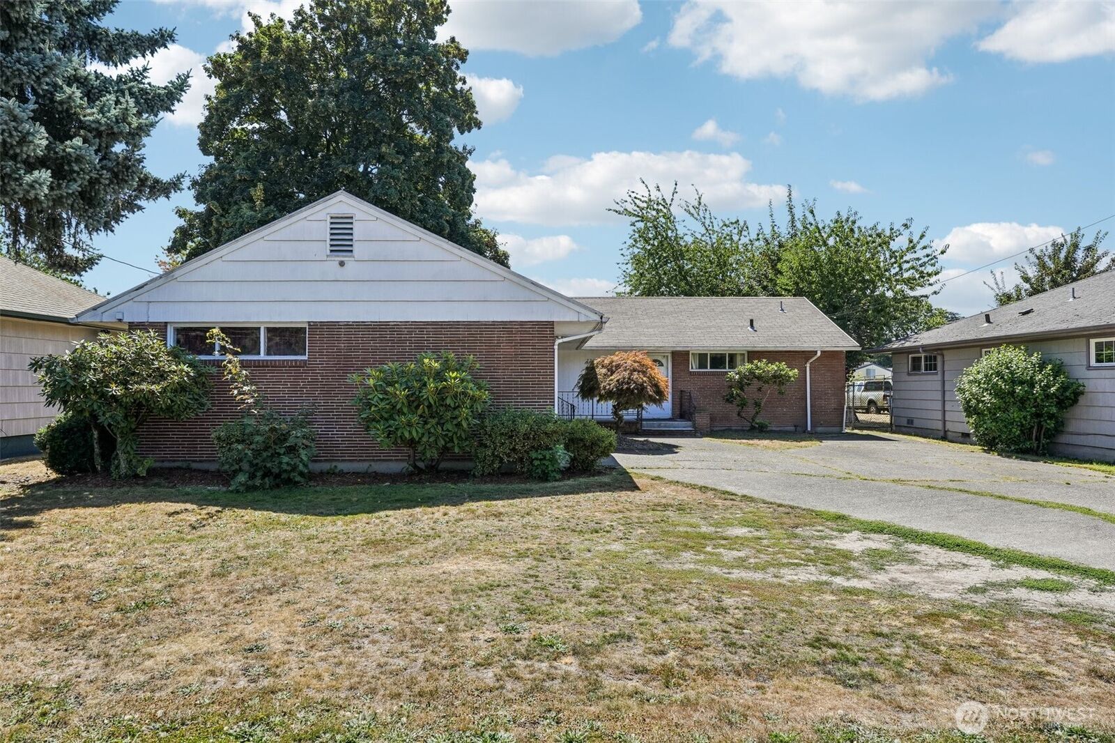 Property Photo: 2219 Ocean Beach Highway WA 98632