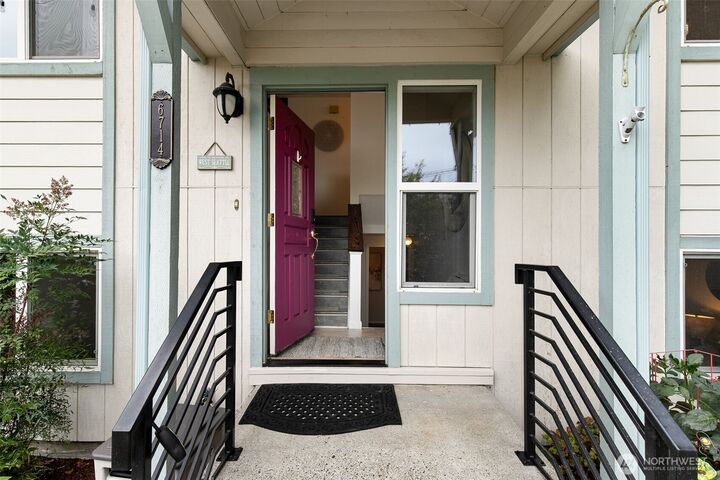 Property Photo:  6714  14th Avenue SW  WA 98106 