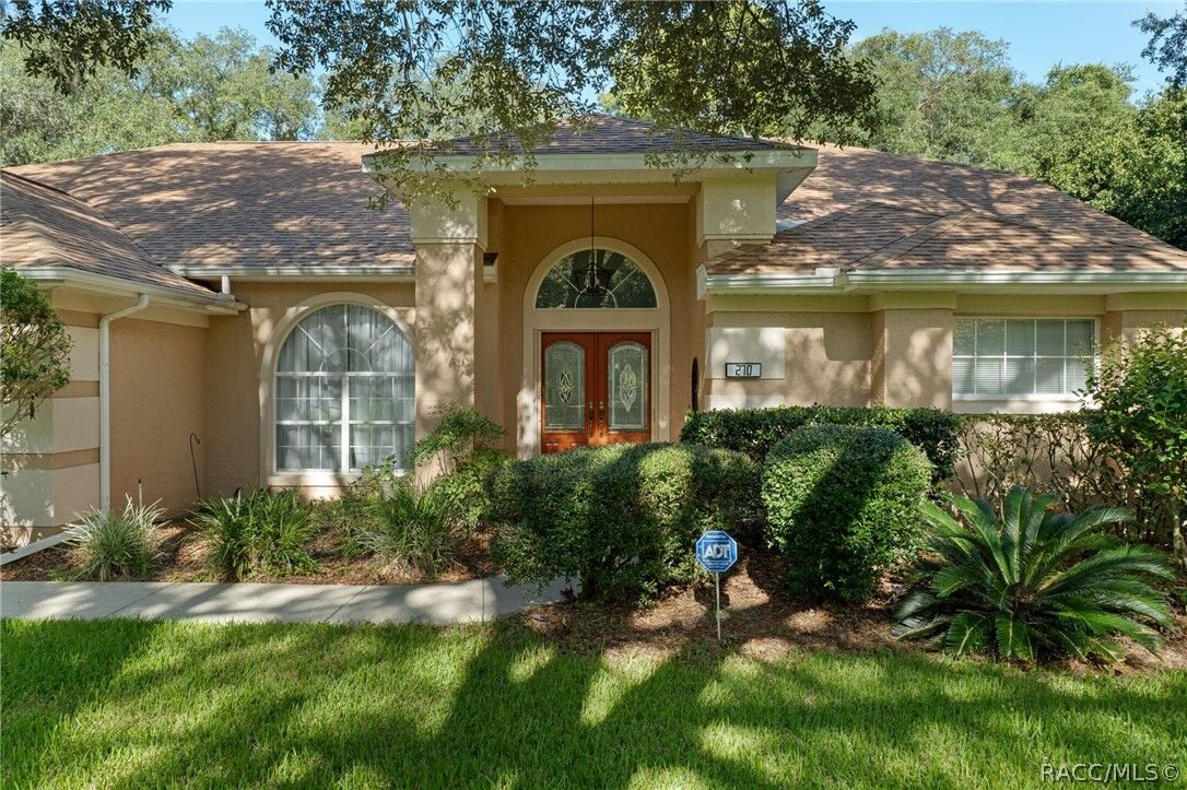 Property Photo:  270 N Grandview Avenue  FL 34442 