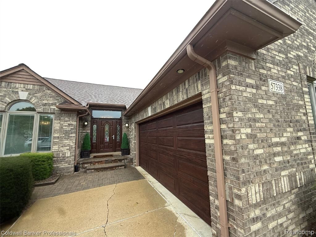 Property Photo:  57338 Copper Creek Drive  MI 48094 