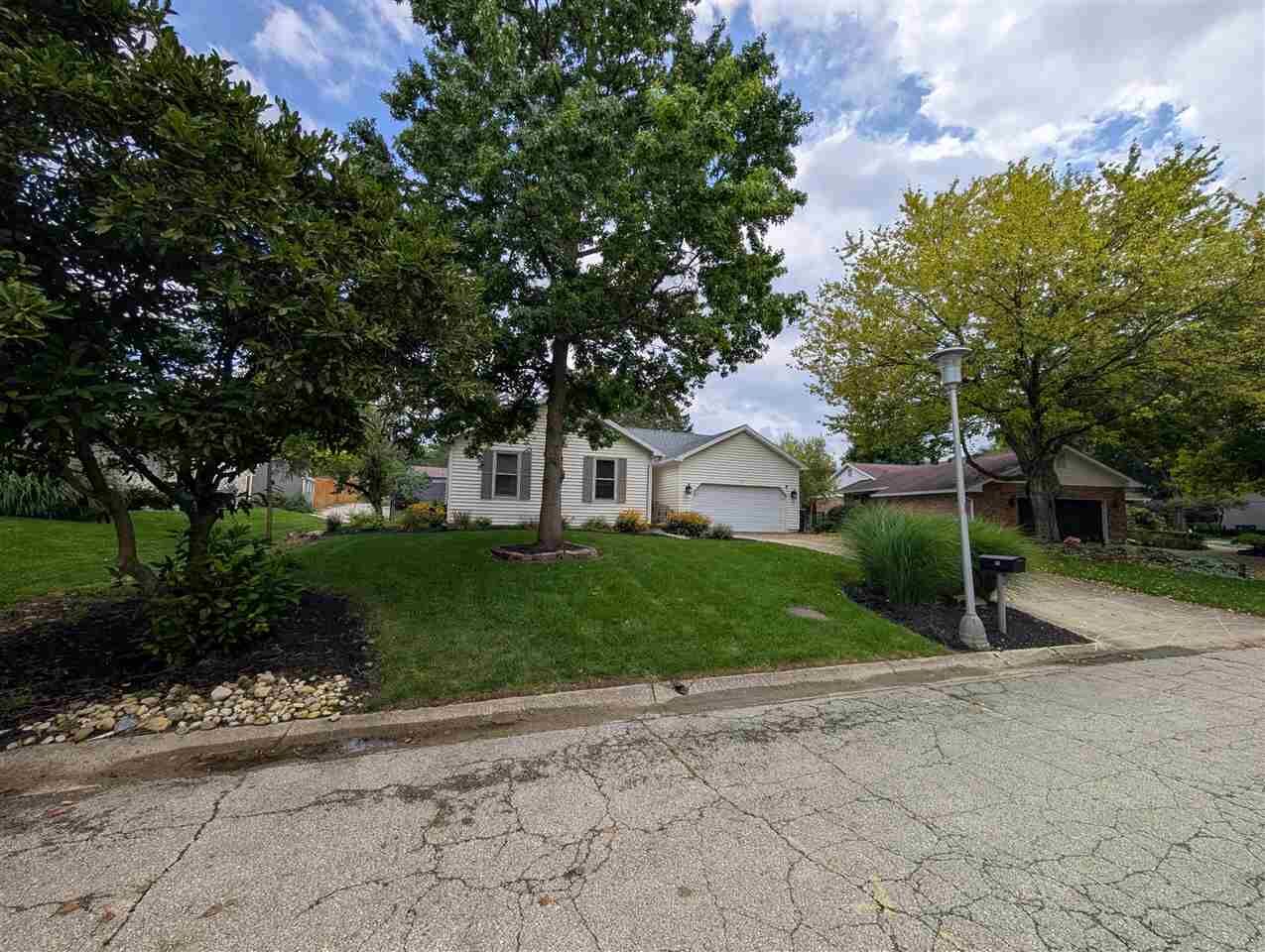 Property Photo:  621 Chelsea Way  IN 47374 