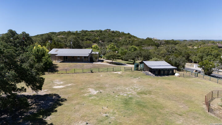 Property Photo:  103 Lariat Dr  TX 78006 