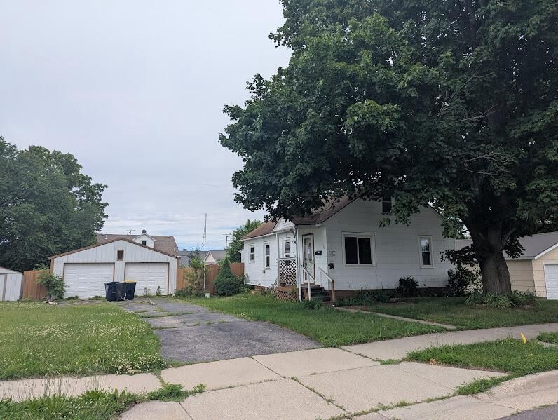Property Photo: 707 Lacrosse Street WI 53948