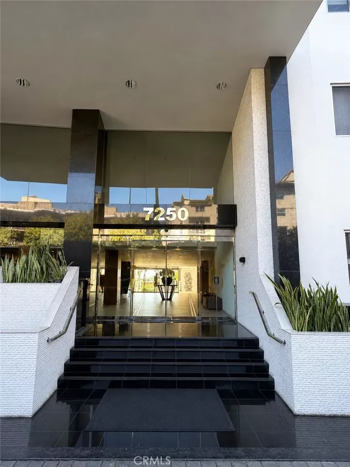 Property Photo: 7250 Franklin 310 CA 90046