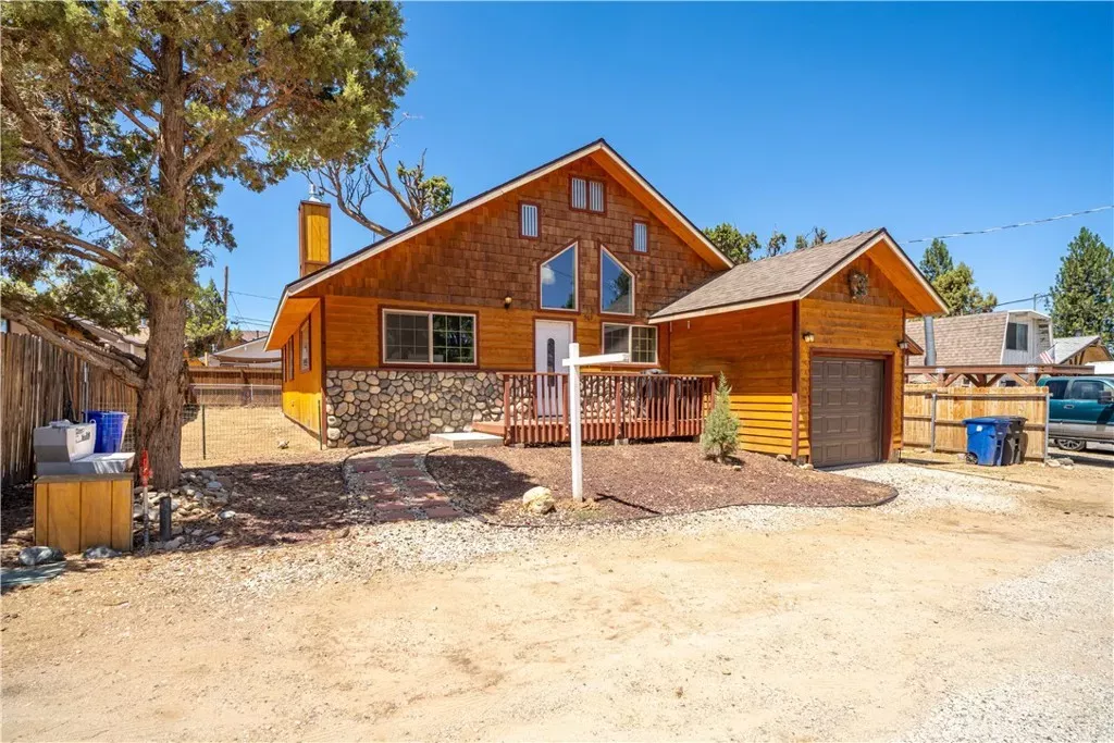 Property Photo:  969 Hemlock  CA 92314 