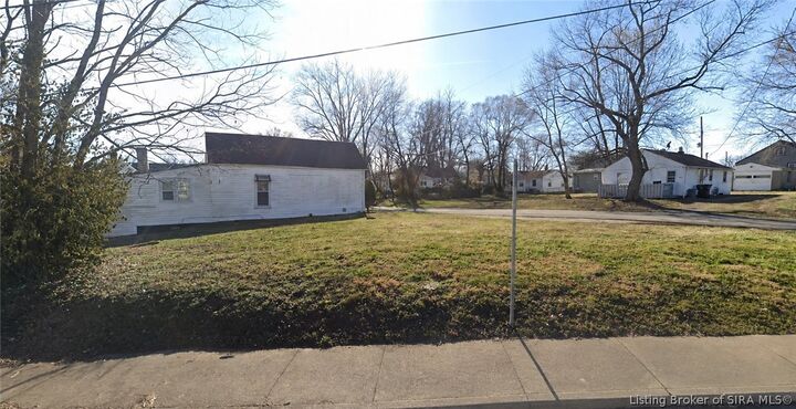 Property Photo: 1556 E 8th Street IN 47150