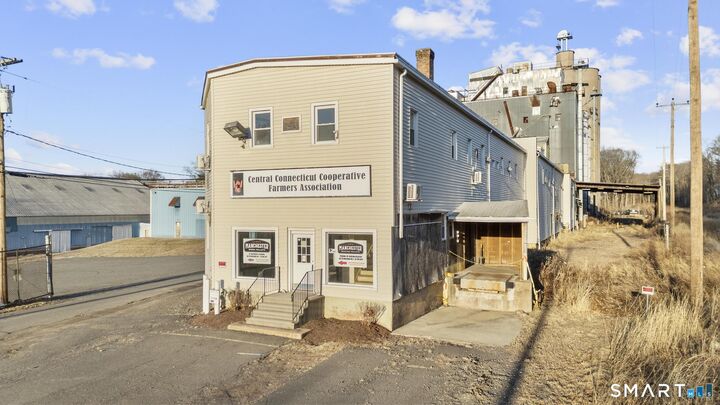 Property Photo:  46 Apel Place  CT 06042 