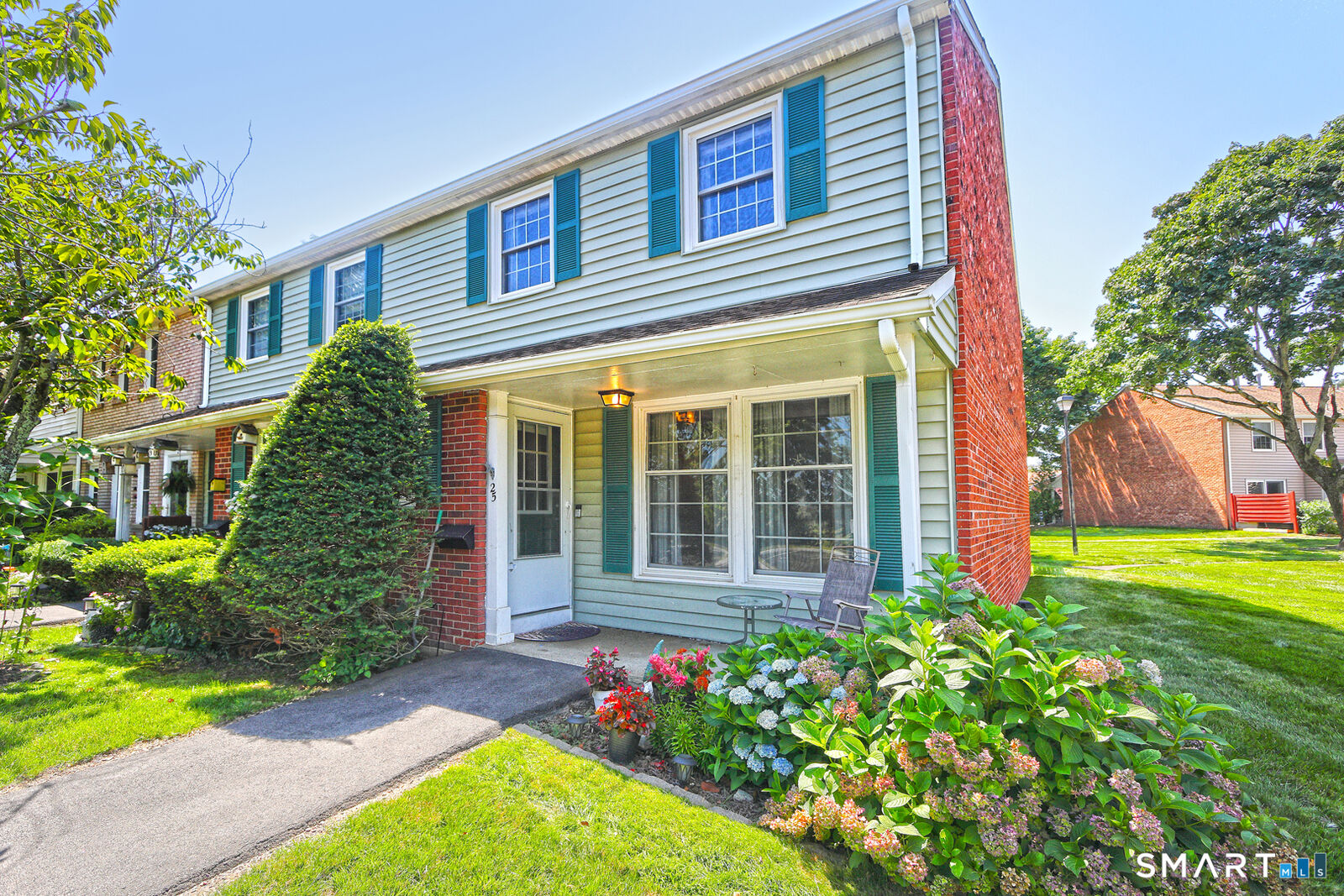 Property Photo: 25 Greenwich Way 25 CT 06460