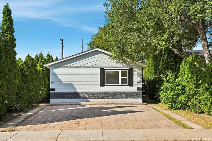 Property Photo: 69 Rita Crescent SK S7N 2L4