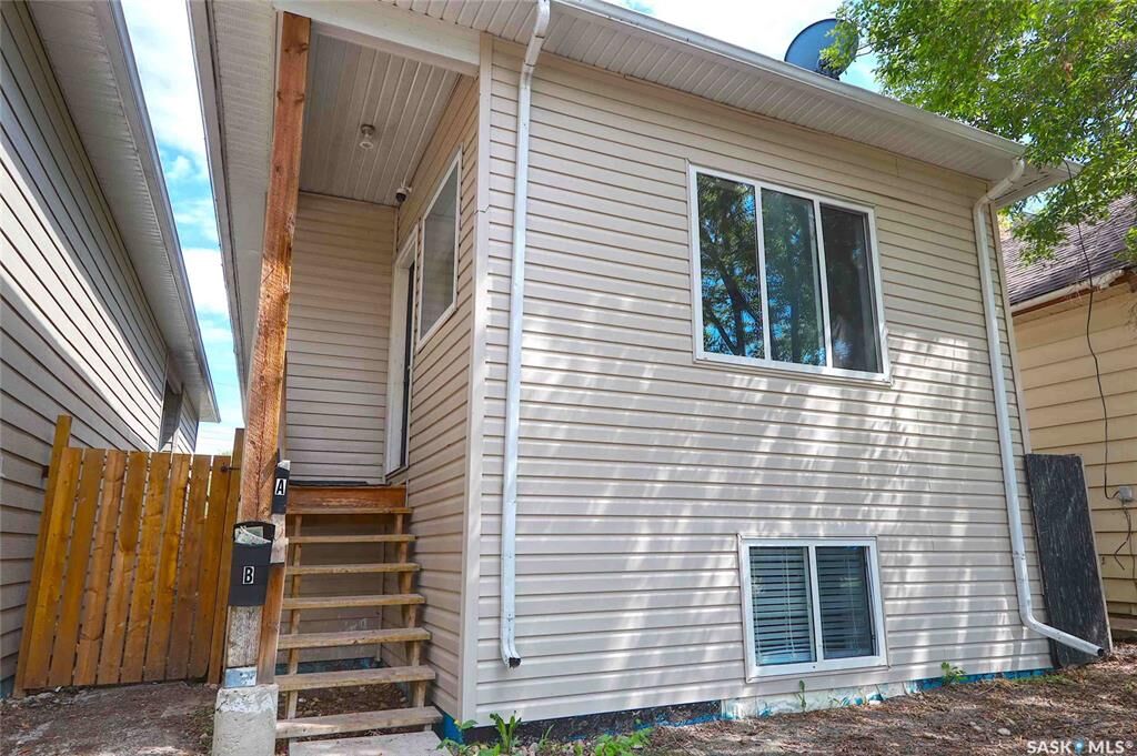 Property Photo: 741 Garnet Street SK S4T 2X2