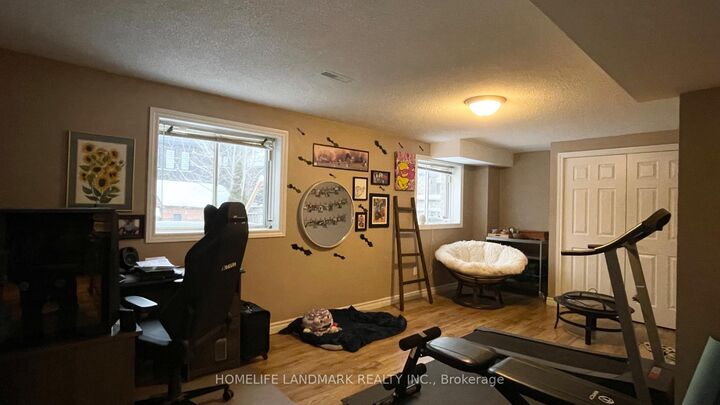 Property Photo:  10 Summerset Drive Lower  ON L4N 9L7 