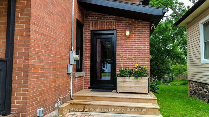 Property Photo: 14 Ward Street ON L1A 1L5