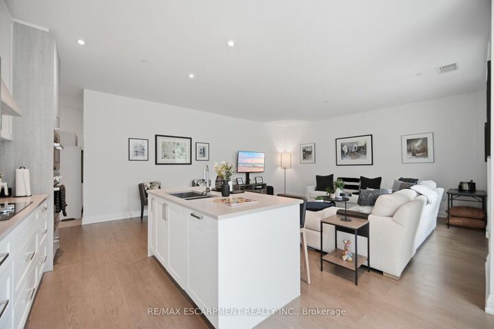 Property Photo:  42 Mill Street 210  ON L7G 0P9 