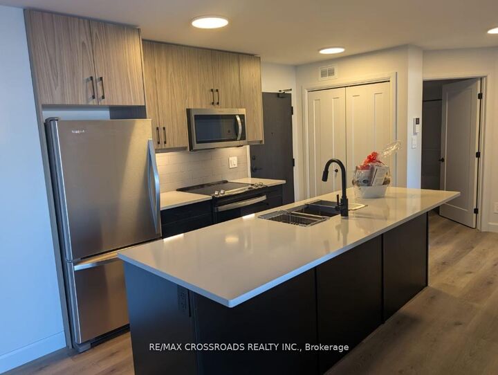 Property Photo:  20 Hillside Meadow Drive 107  ON K0K 1L0 