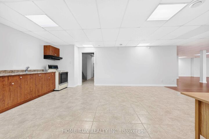 Property Photo: 35 Blackshire Circle ON K2J 5L8