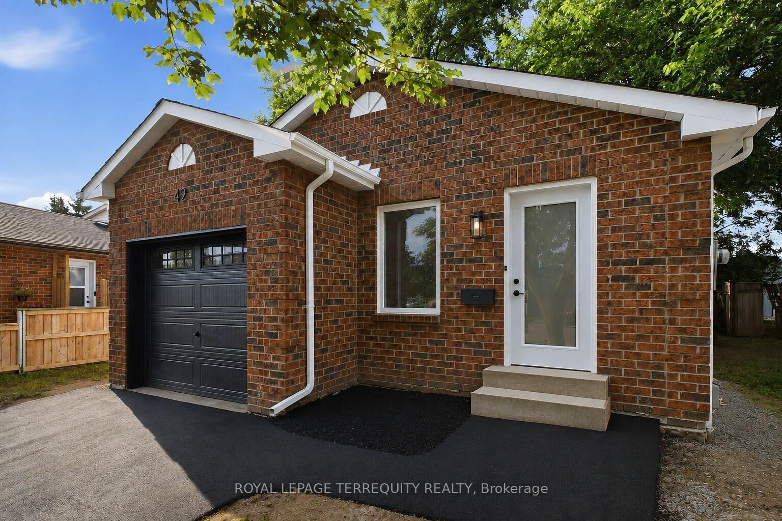 Property Photo: 42 Plumridge Court ON L1S 3Z8