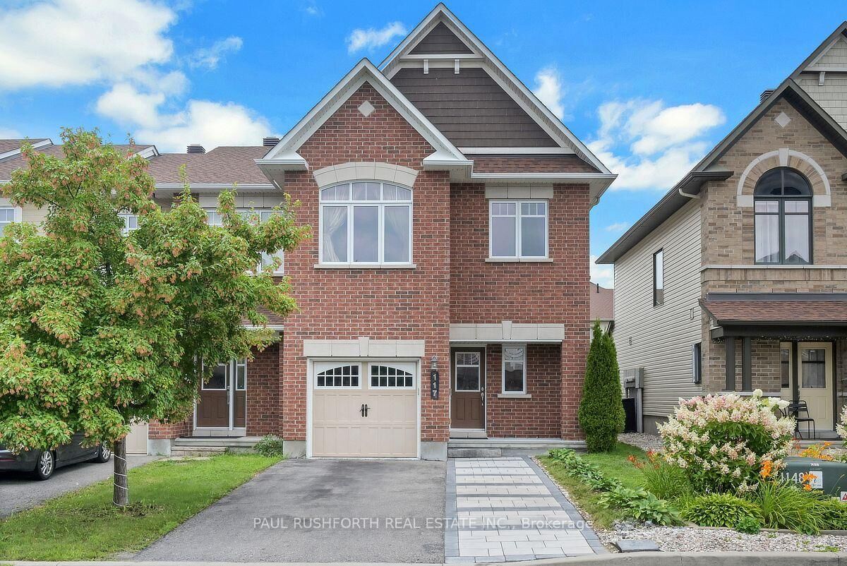 Property Photo:  117 Lerta Way  ON K4A 0W5 