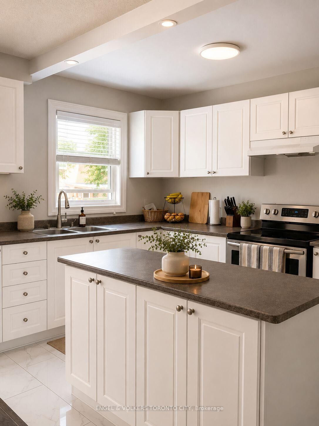 Property Photo: 371 Bronte Street S 92 ON L9T 3K5