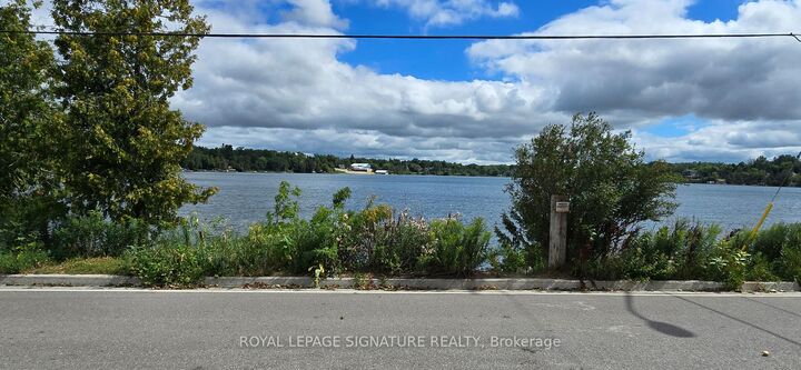 Property Photo:  5749 Lakeshore Road 3  ON L4A 2Z4 