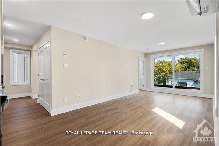 Property Photo:  364 Winona Avenue 5  ON K1Z 5H7 