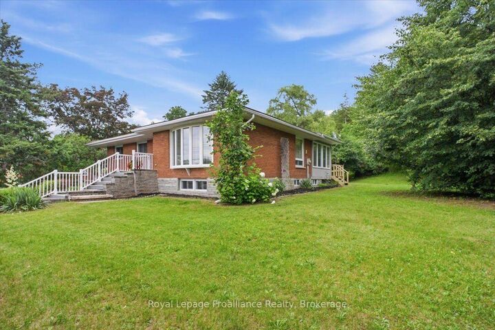 Property Photo: 68 Riverside Parkway ON K0K 2C0