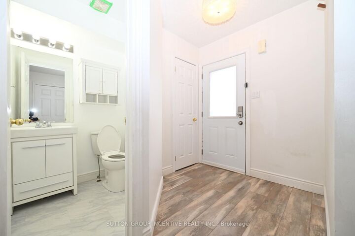Property Photo:  233 Stanley Street  ON L4M 6X9 