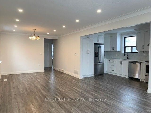 Property Photo:  358 Horner Avenue Upper  ON M8W 1Z9 