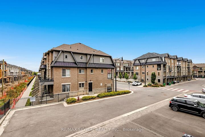 Property Photo: 200 Veterans Drive 10 ON L7A 4S6